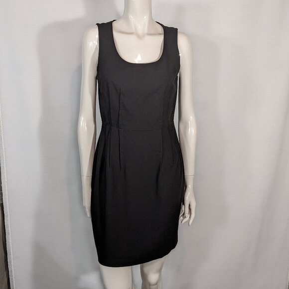 Forever 21 Dresses & Skirts - Forever 21 Fitted Black Dress (like new)